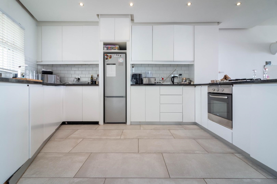 2 Bedroom Property for Sale in Sea Point Western Cape